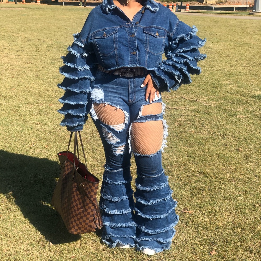 2pc denim distressed set.
